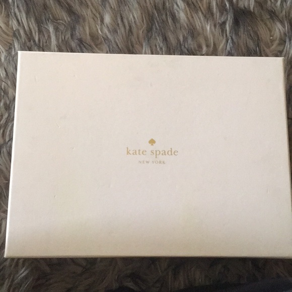 100 💯 Authentic RED BOW Kate Spade hate& gloves - Picture 6 of 6